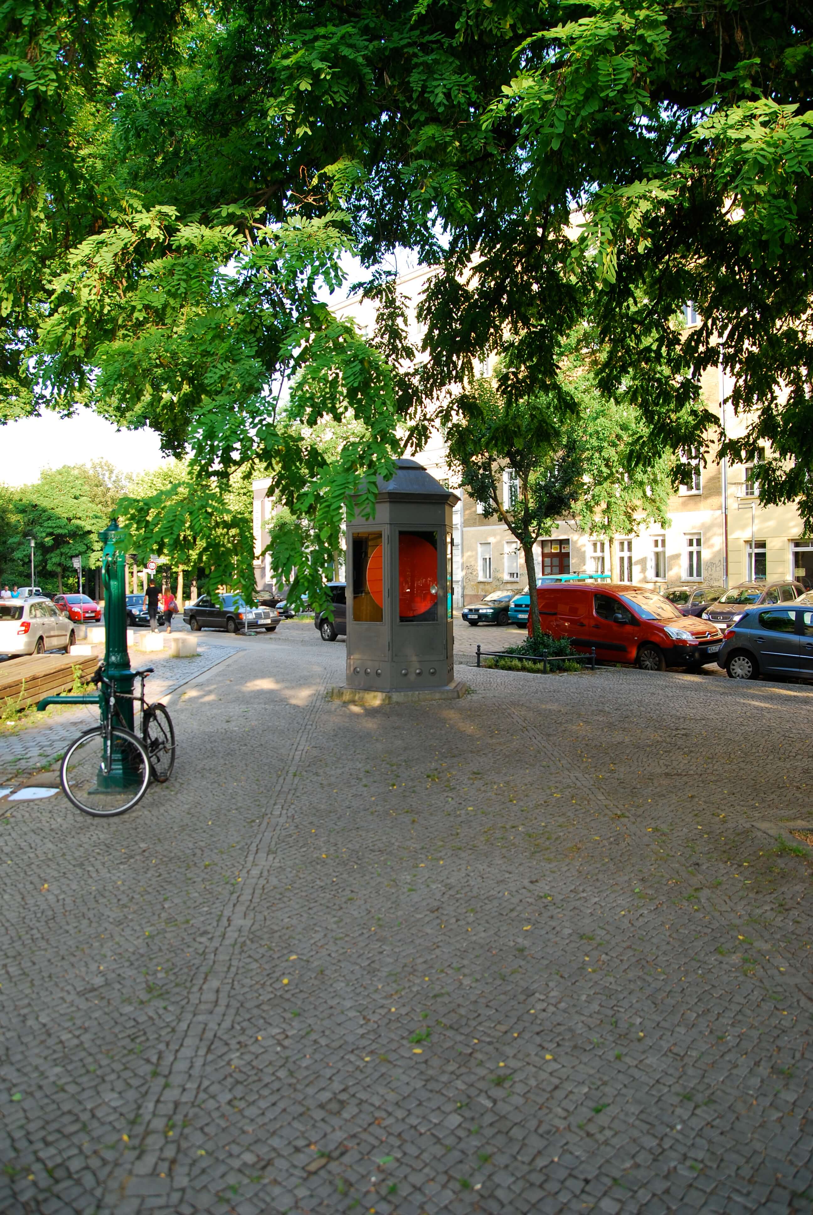 Ausstellungsprojekt Käthes Apfel, Linienverzweiger